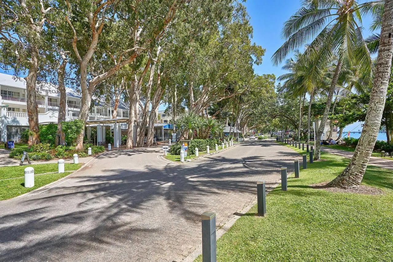 Oceanfront Penthouse Apartment Beach Club Palm Cove