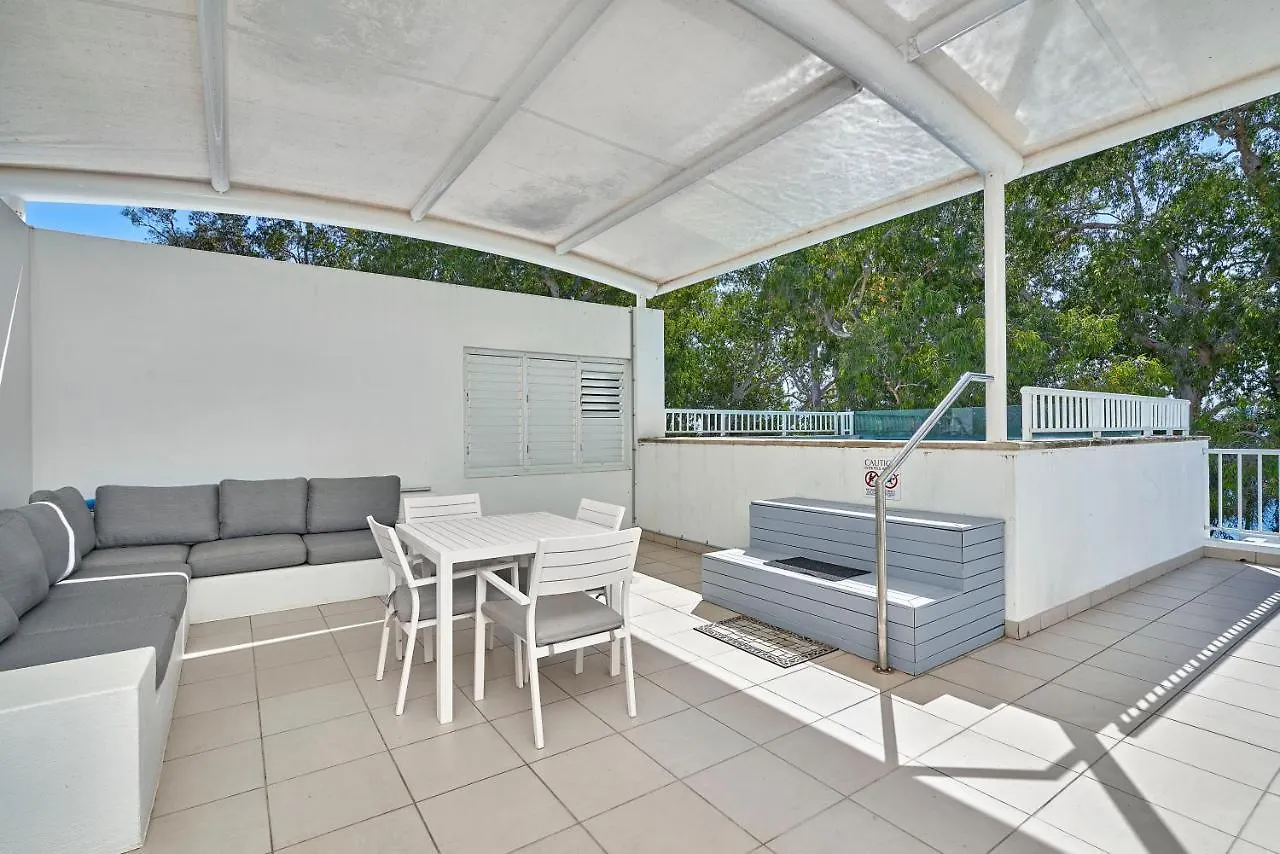 Oceanfront Penthouse Apartment Beach Club Palm Cove Australie